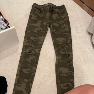 American Eagle Camo skinny jeans